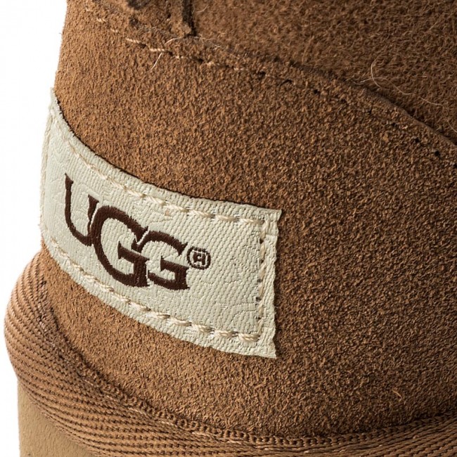 chaussures authemtiques ugg : le logo