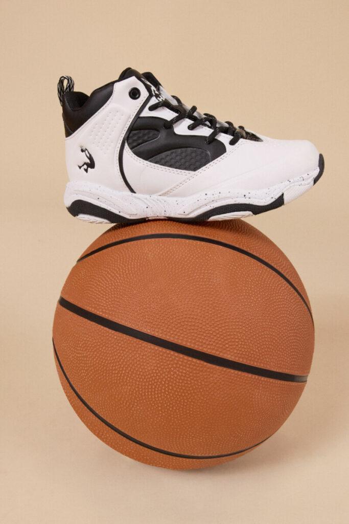 Chaussure pour le basket ball best sale